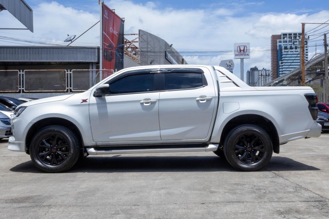 Isuzu Dmax Cab4 Hilander 1.9 X Series M/T 2022 *SK2015*